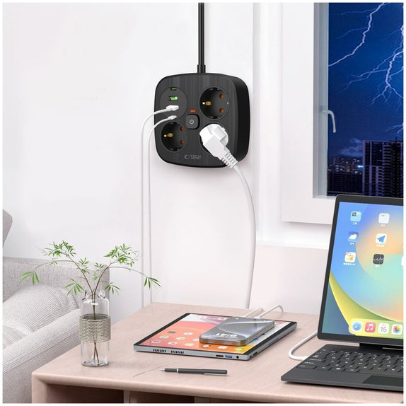 Hálózati töltő PCS3X4 Power Strip 2 USB & 2 USB-C & 3 Socket 200cm, fekete, Tech-Protect