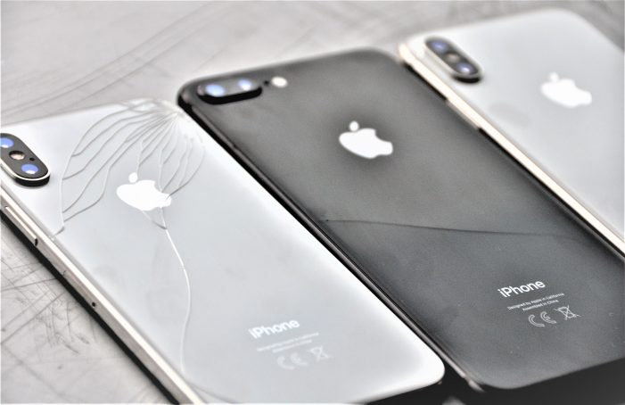 iPhone 8 és 8 Plus üveg hátlap cseréje na iPhone 8 a 8 Plus