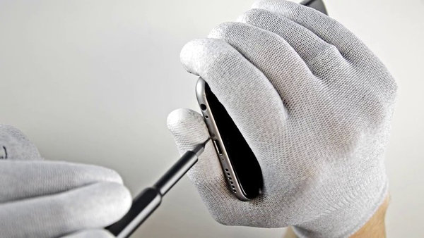 Pentalobe csavarok eltávolítása