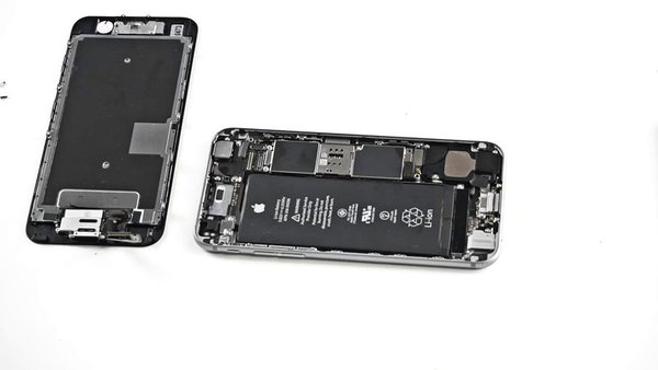 LCD panel eltávolítása