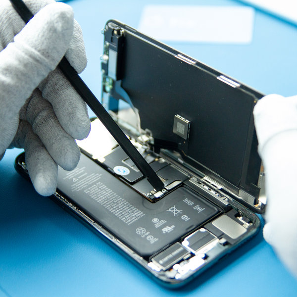 Az akkumulátor lekapcsolása