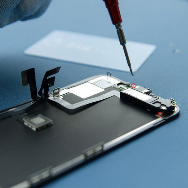 Csavarozza ki az elülső egységet