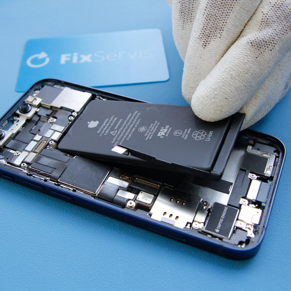 Akkumulátor eltávolítása