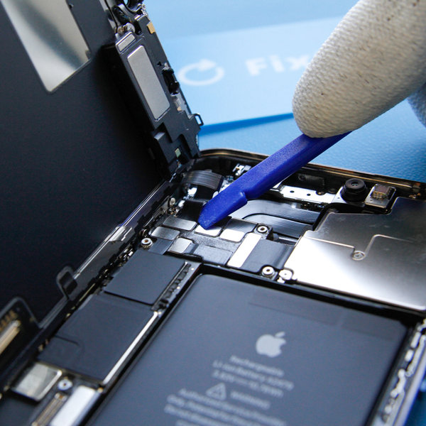 Válassza le az elülső érzékelő csatlakozóját