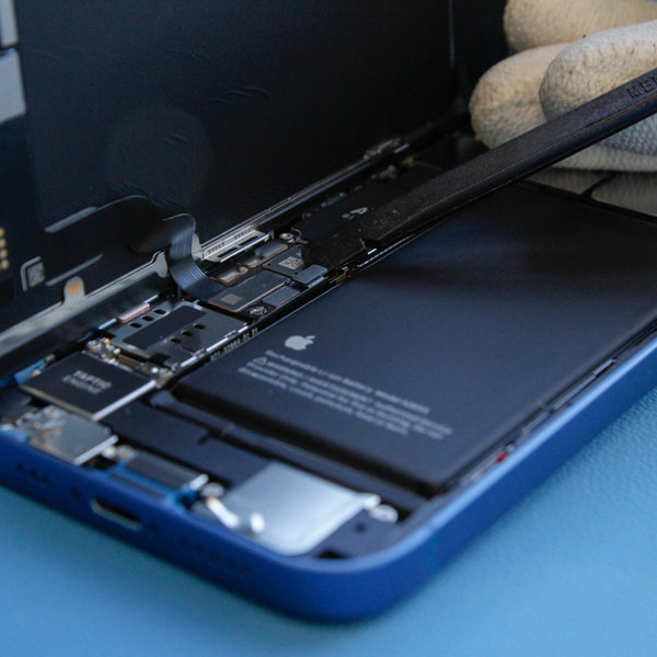 Az akkumulátor lekapcsolása