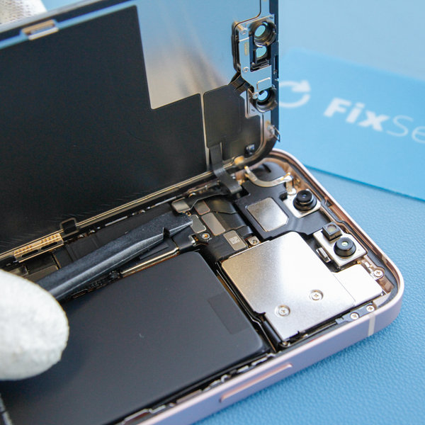 Válassza le az elülső érzékelő csatlakozóját