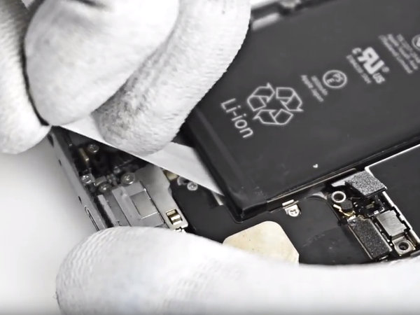 Akkumulátor eltávolítása