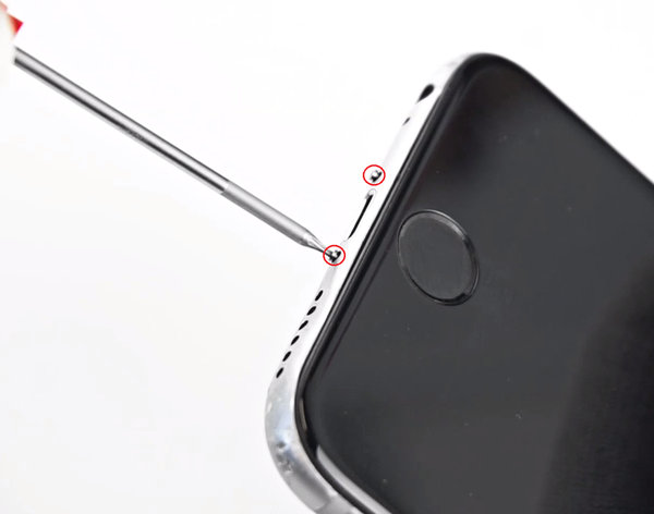 Pentalobe csavarok eltávolítása